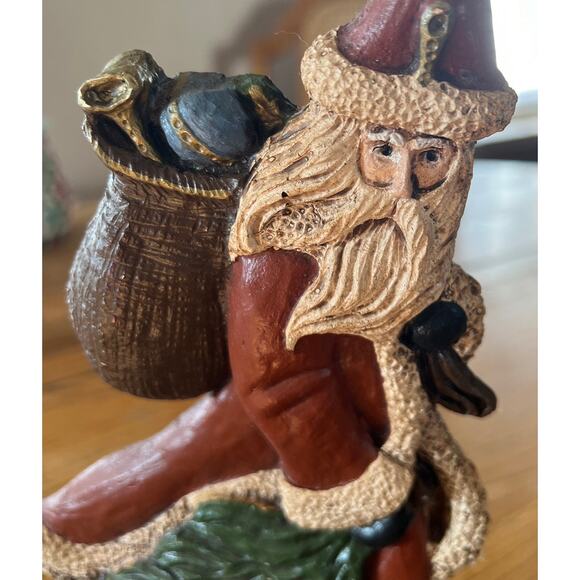 Primitive Resin Santa, Molded From A Hand Carved and painted Original. - Picture 2 of 5